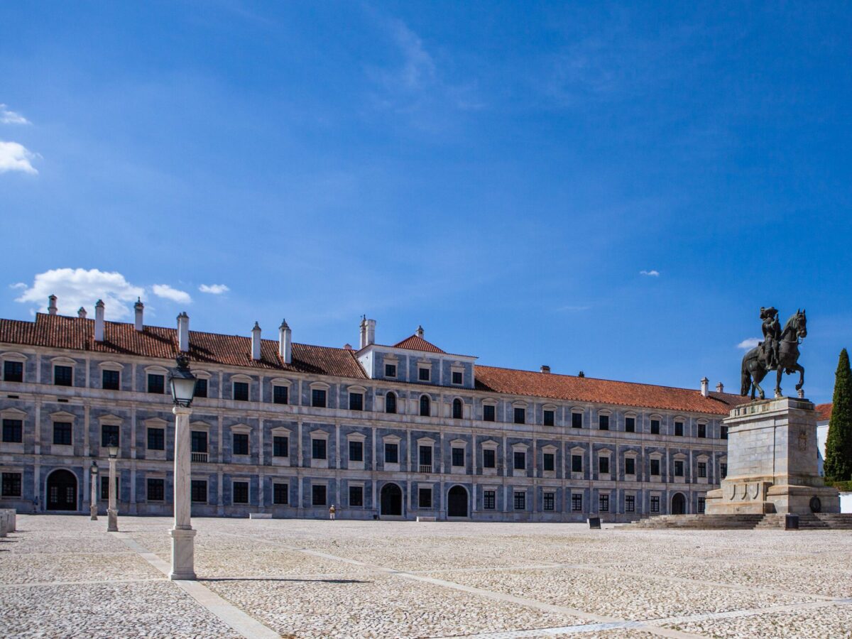 10. Vila Viçosa