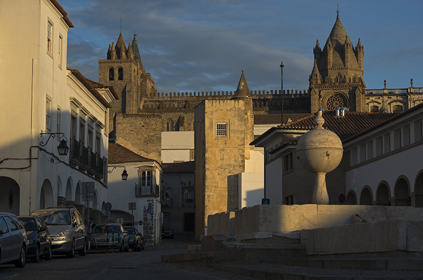 7. Largo da Porta de Moura